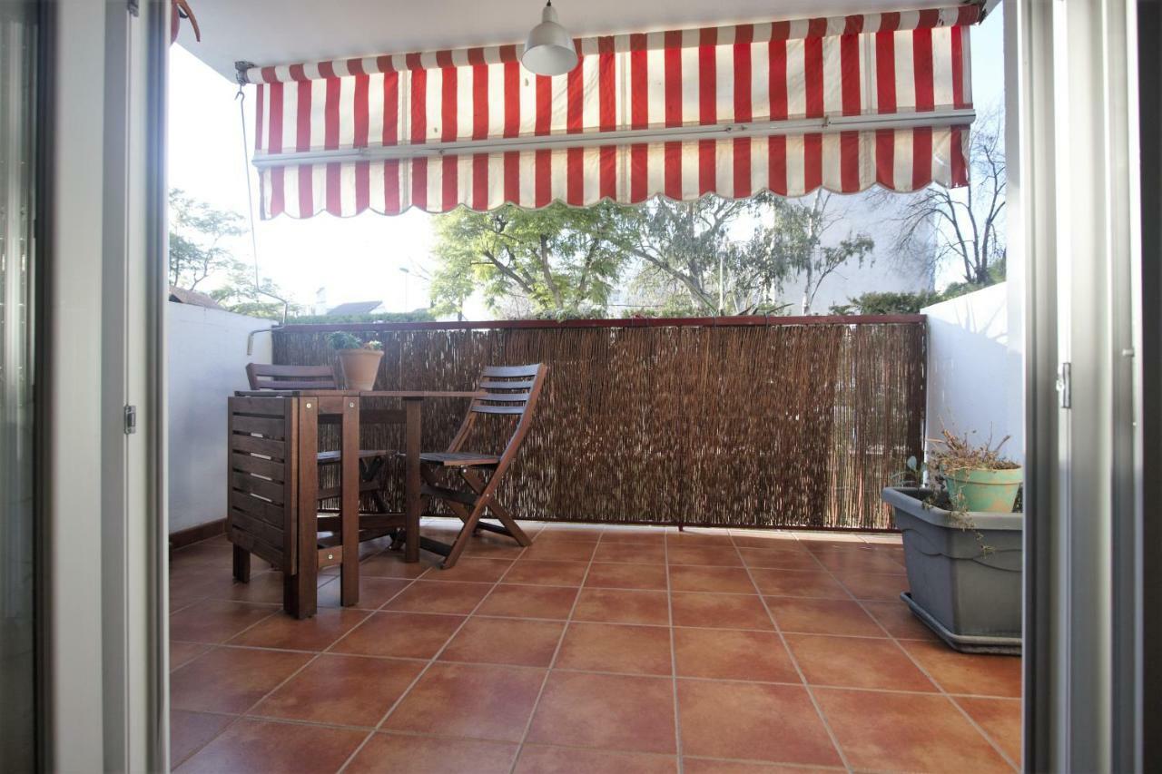 Bonito Apart. Con Parking Y Piscina Mairena del Aljarafe Exterior photo