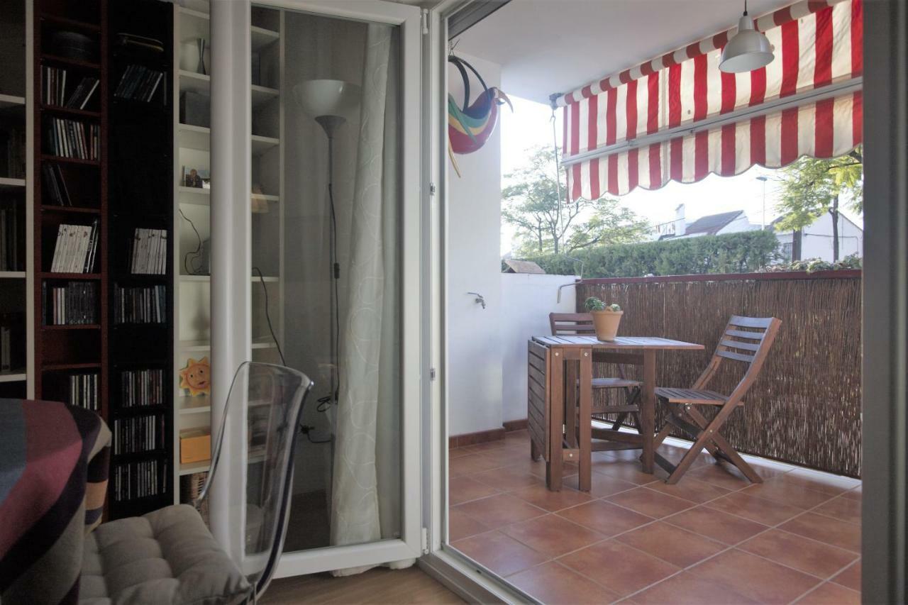 Bonito Apart. Con Parking Y Piscina Mairena del Aljarafe Exterior photo