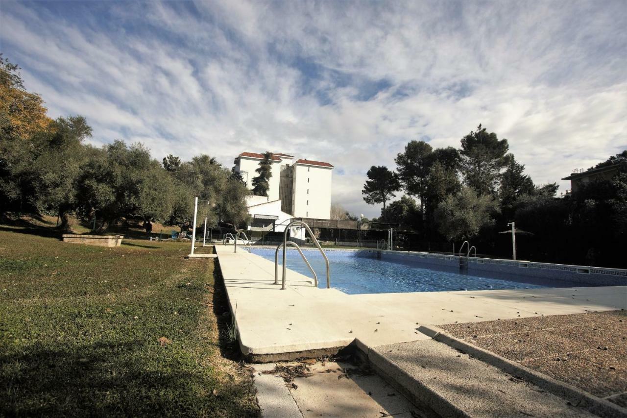 Bonito Apart. Con Parking Y Piscina Mairena del Aljarafe Exterior photo