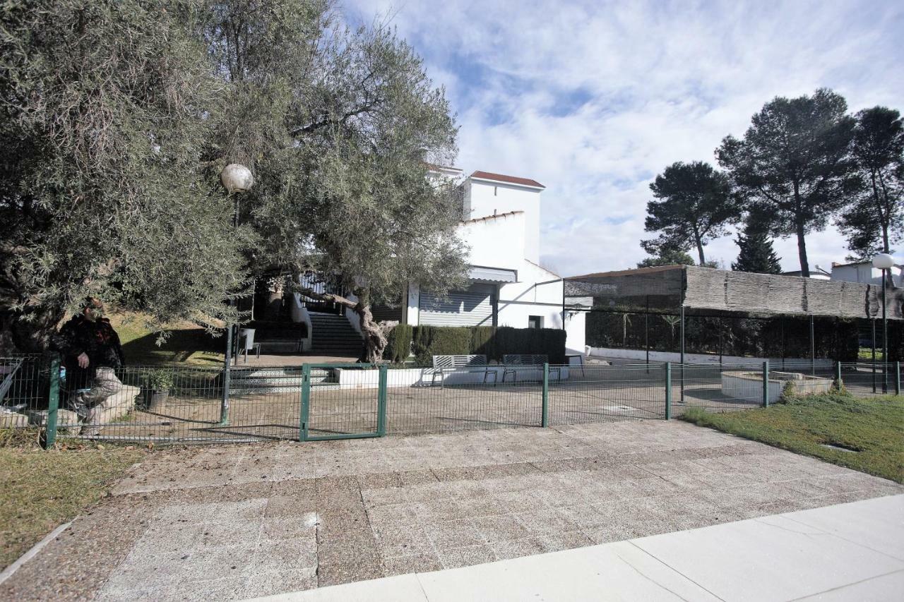 Bonito Apart. Con Parking Y Piscina Mairena del Aljarafe Exterior photo