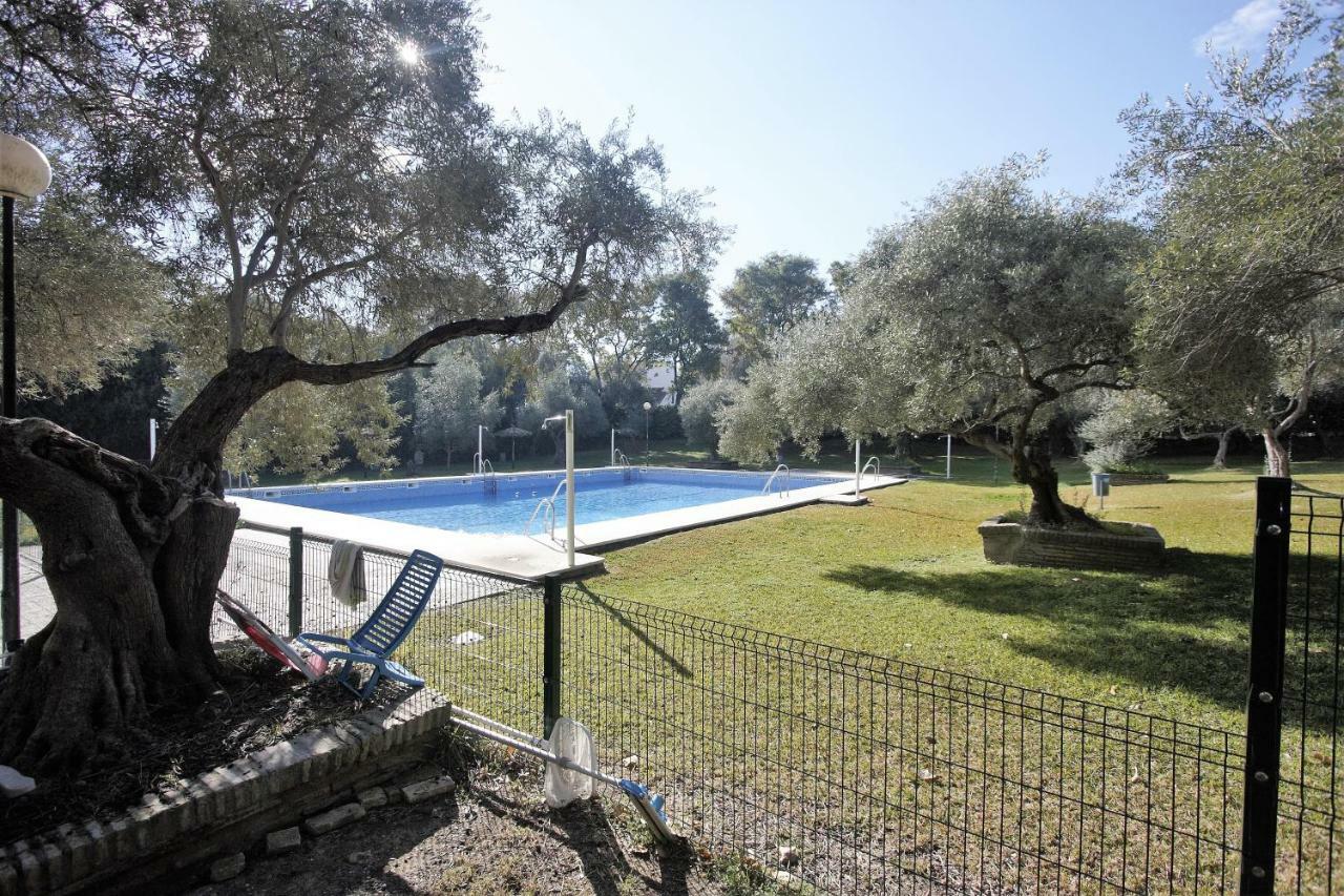 Bonito Apart. Con Parking Y Piscina Mairena del Aljarafe Exterior photo